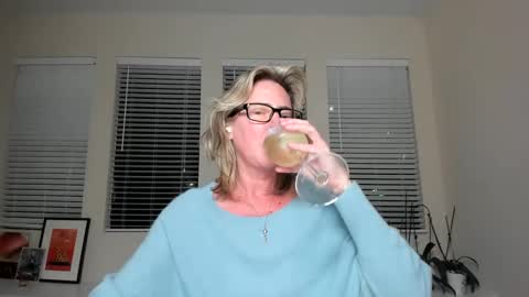 Sharkgirl online show from January 2, 2025, 1:06 am