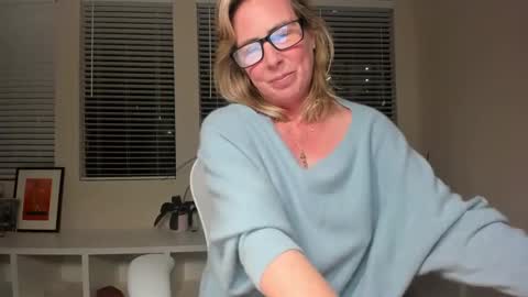 Sharkgirl online show from January 14, 2025, 1:15 am