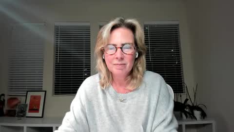 Sharkgirl online show from January 16, 2025, 1:27 am