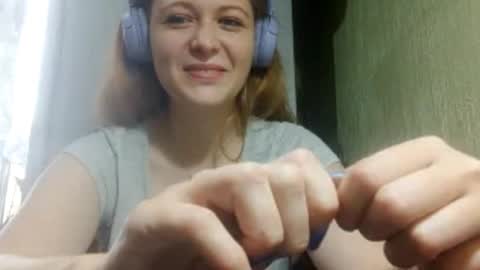 Snapshot of sharlalaskin chatting on September 29, 2025, 8:19 am Annie online show from September 29, 2025, 8:19 am