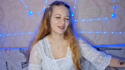 Snapshot of sharlalaskin chatting on October 20, 2025, 6:36 am Annie online show from October 20, 2025, 6:36 am