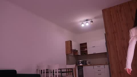 Sharlin  online show from January 18, 2026, 12:47 am