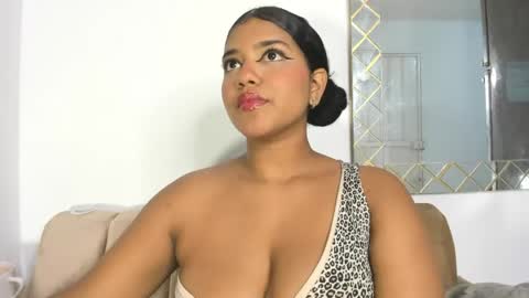 Sharlot online show from April 14, 2026, 1:44 am