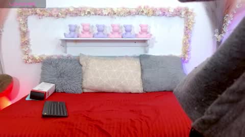 Snapshot of sharlotaustral18_ chatting on February 25, 2026, 2:10 am sharlotaustral18_ online show from February 25, 2026, 2:10 am