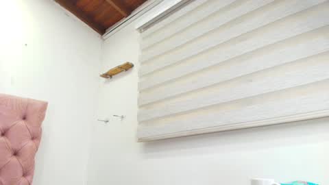 Snapshot of sharlott_kiss chatting on January 16, 2025, 6:06 pm Sharlott online show from January 16, 2025, 6:06 pm