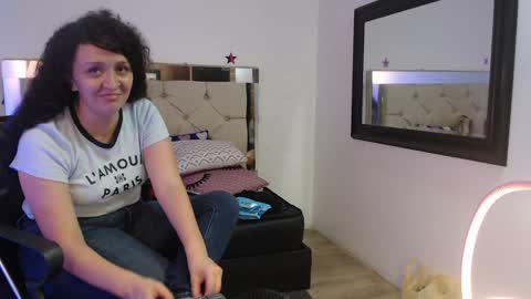 Sara online show from January 4, 2025, 8:27 pm