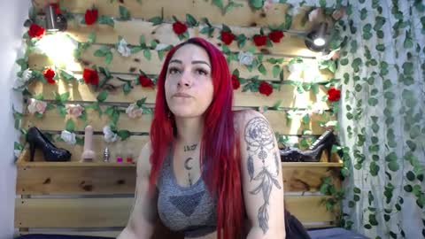 Snapshot of sharol_heart_ chatting on February 13, 2025, 3:29 am Sharol online show from February 13, 2025, 3:29 am