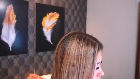 Snapshot of sharomross chatting on July 7, 2026, 7:18 pm Sharom online show from July 7, 2026, 7:18 pm