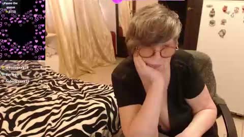Snapshot of sharon_amore chatting on June 28, 2026, 3:40 pm Helena online show from June 28, 2026, 3:40 pm