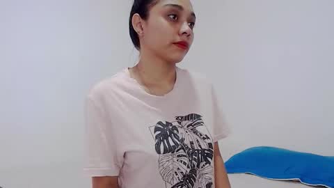 sharon_sexy__ online show from October 28, 2025, 8:11 pm