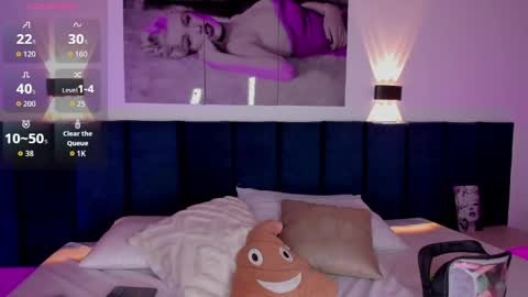 Snapshot of sharonlovee_ chatting on April 9, 2026, 10:15 pm SharonLovee online show from April 9, 2026, 10:15 pm