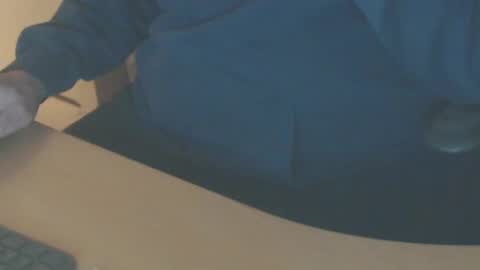 Snapshot of shaved164 chatting on February 18, 2025, 9:53 pm Frans online show from February 18, 2025, 9:53 pm