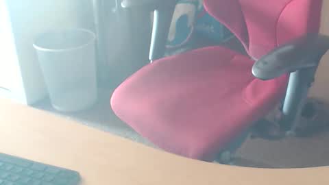 Snapshot of shaved164 chatting on November 9, 2025, 1:20 pm Frans online show from November 9, 2025, 1:20 pm