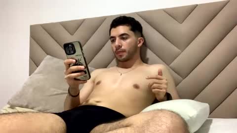 Snapshot of shawer97 chatting on March 10, 2025, 2:06 am Shawer97 online show from March 10, 2025, 2:06 am