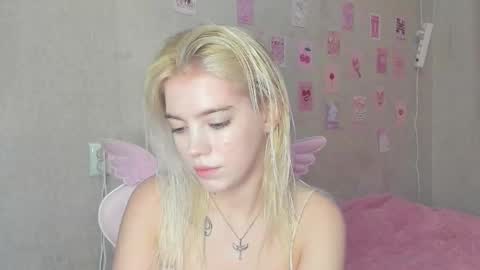 Lola online show from September 8, 2025, 6:29 pm
