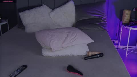 shayblonde online show from December 24, 2024, 1:06 am