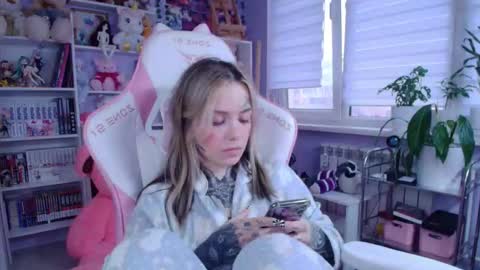 Snapshot of shaydaanka chatting on December 1, 2025, 12:21 pm Katrin online show from December 1, 2025, 12:21 pm