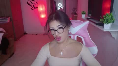 Shay online show from December 21, 2025, 5:25 am