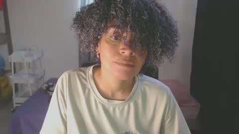 Shayna online show from January 25, 2025, 7:18 pm