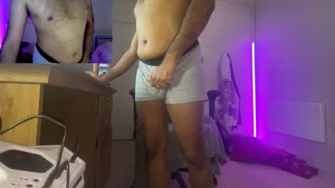 Snapshot of shdrz224 chatting on September 19, 2025, 11:05 pm Shad online show from September 19, 2025, 11:05 pm