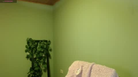 she_alice online show from May 30, 2026, 4:42 am