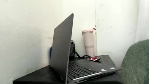 Snapshot of she_thick_n_sexxy chatting on May 26, 2026, 10:22 am Thick babe online show from May 26, 2026, 10:22 am