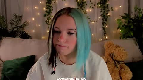 Anika online show from October 1, 2025, 11:38 am