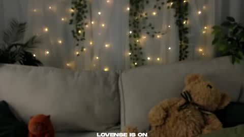 Anika online show from October 8, 2025, 1:09 pm