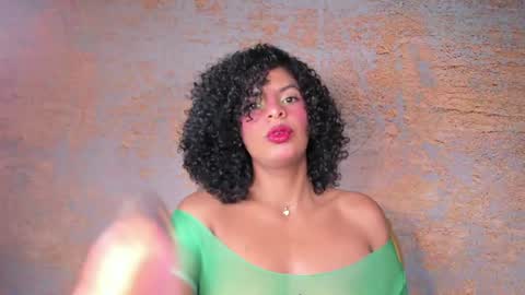 sheeylopez online show from June 25, 2026, 3:28 am