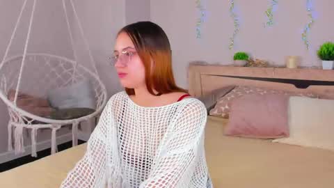 Snapshot of shei1a_shy chatting on June 3, 2026, 10:40 am Amely online show from June 3, 2026, 10:40 am