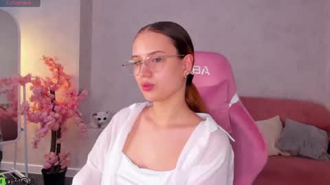 Snapshot of shei1a_shy chatting on June 16, 2026, 11:02 am Amely online show from June 16, 2026, 11:02 am