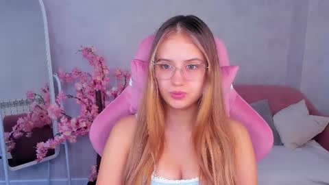 Snapshot of shei1a_shy chatting on June 28, 2026, 5:02 am Amely online show from June 28, 2026, 5:02 am