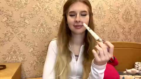 Jenny online show from September 20, 2025, 10:44 pm