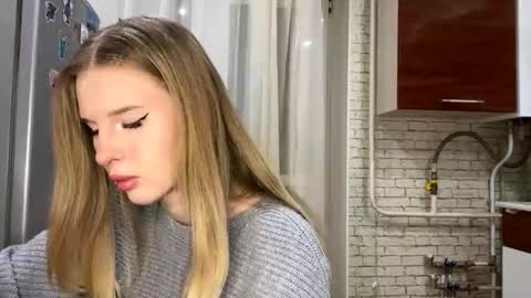 Jenny online show from September 24, 2025, 8:23 pm