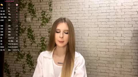 Jenny online show from October 30, 2025, 8:20 pm