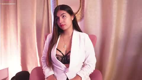 Snapshot of shelleymorell chatting on July 15, 2026, 12:32 pm Transmission schedule Monday - Friday 715 am to 200 pm time Colombia online show from July 15, 2026, 12:32 pm
