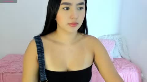Snapshot of shelly_rohades chatting on July 7, 2026, 2:58 am online show from July 7, 2026, 2:58 am