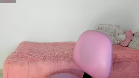 Snapshot of shelly_rohades chatting on July 26, 2026, 3:25 am online show from July 26, 2026, 3:25 am