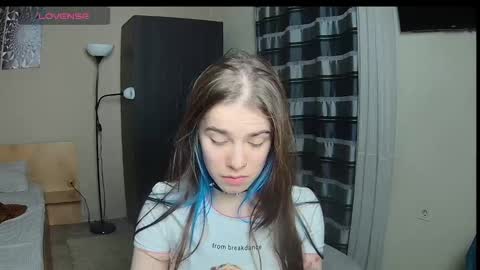 Snapshot of shelyymoon chatting on March 5, 2025, 12:16 am ShelyMoon online show from March 5, 2025, 12:16 am