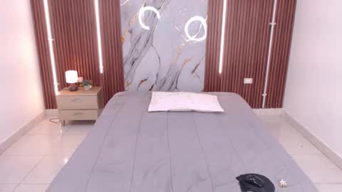 shena_nomy1 online show from December 13, 2025, 8:25 pm