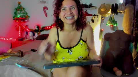 Snapshot of sherahade chatting on December 21, 2024, 1:32 pm shera hade online show from December 21, 2024, 1:32 pm