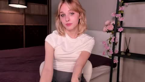 Sherl online show from September 19, 2025, 6:52 pm