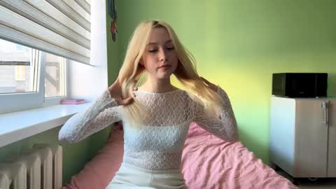 Snapshot of sherleychamblin chatting on March 6, 2026, 1:40 pm sherleychamblin online show from March 6, 2026, 1:40 pm