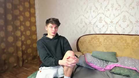 Max online show from September 30, 2025, 7:52 pm