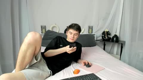 Max online show from December 21, 2025, 1:18 pm