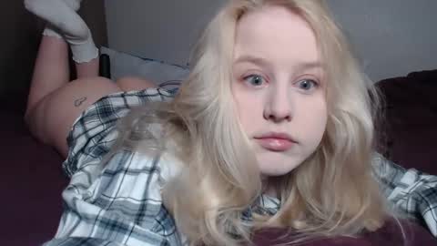 Snapshot of sherlystero chatting on February 17, 2025, 7:04 am sher online show from February 17, 2025, 7:04 am