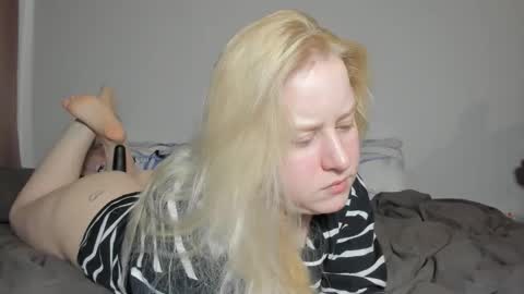 Snapshot of sherlystero chatting on October 19, 2025, 6:25 am sher online show from October 19, 2025, 6:25 am