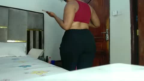 Sherry l online show from February 17, 2025, 4:04 pm