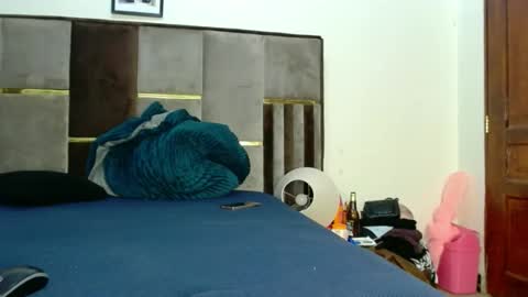 Sherry l online show from March 3, 2025, 3:20 pm