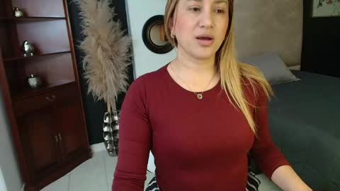 sheryl_jones online show from May 12, 2026, 1:19 pm